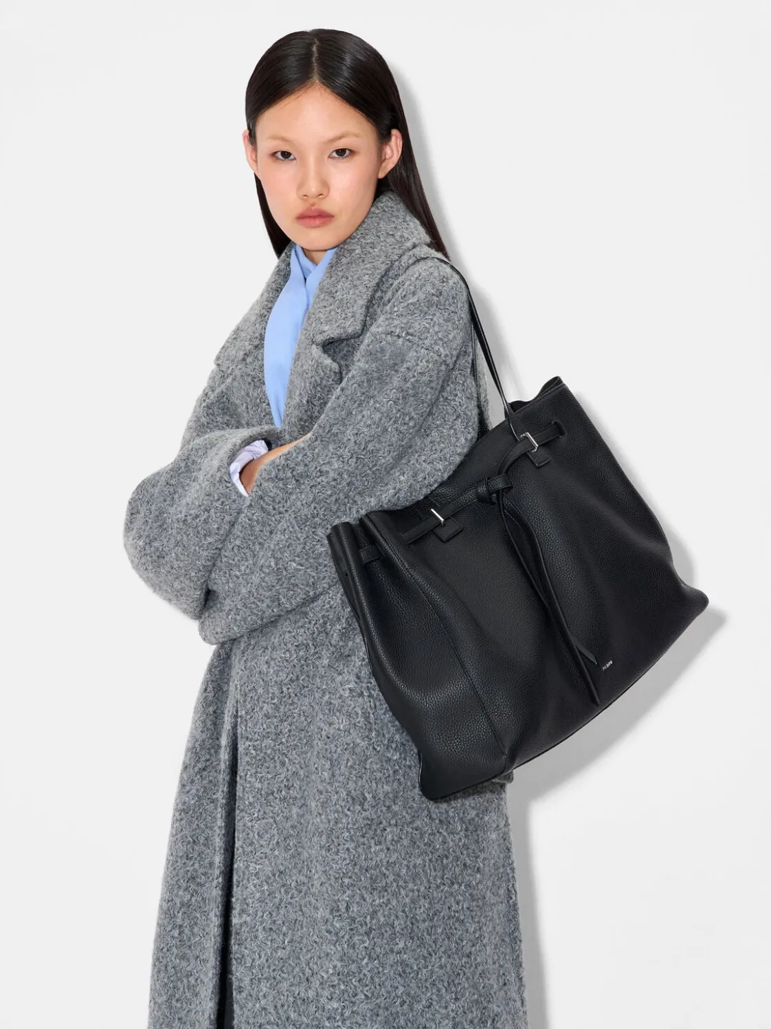 Demi Oversized Leather Tote Bag - Black