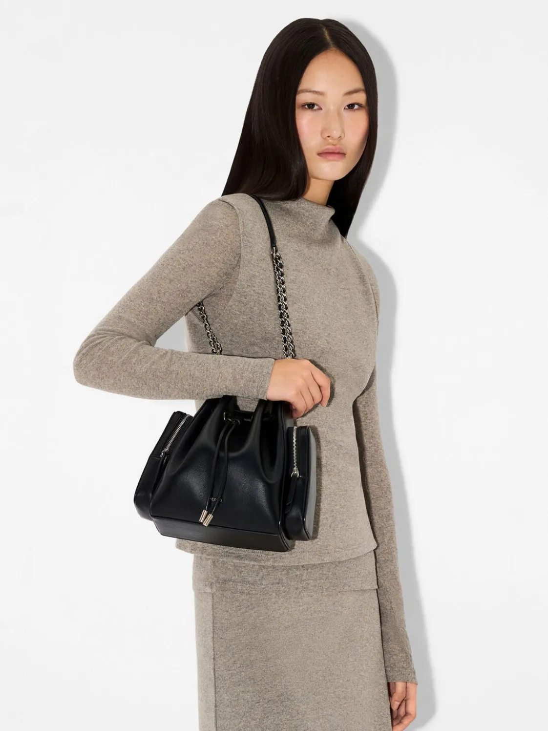Drawstring Bucket Bag - Black