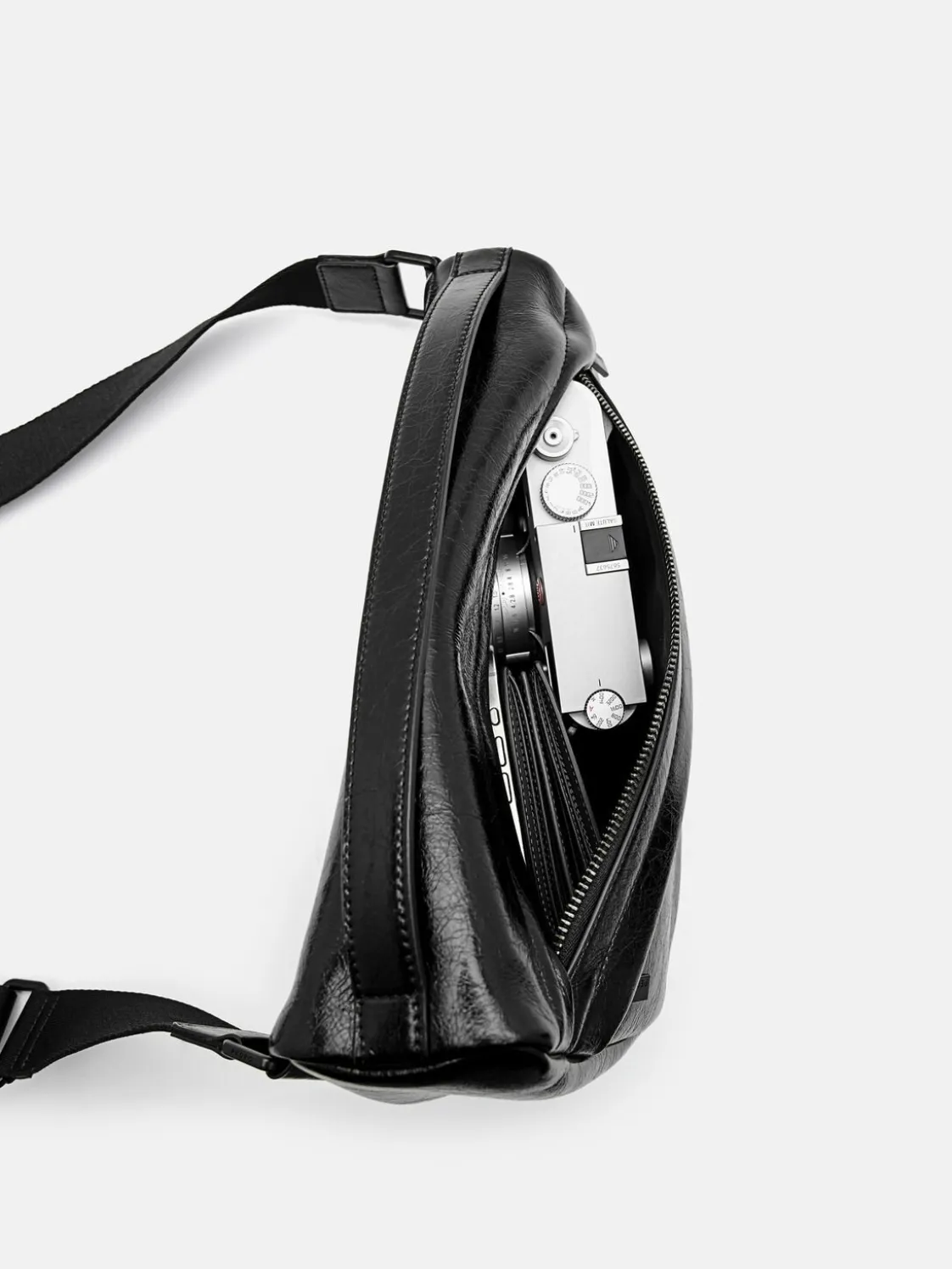Felix Compact Sling Bag - Black