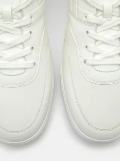 Fleet Sneakers - White