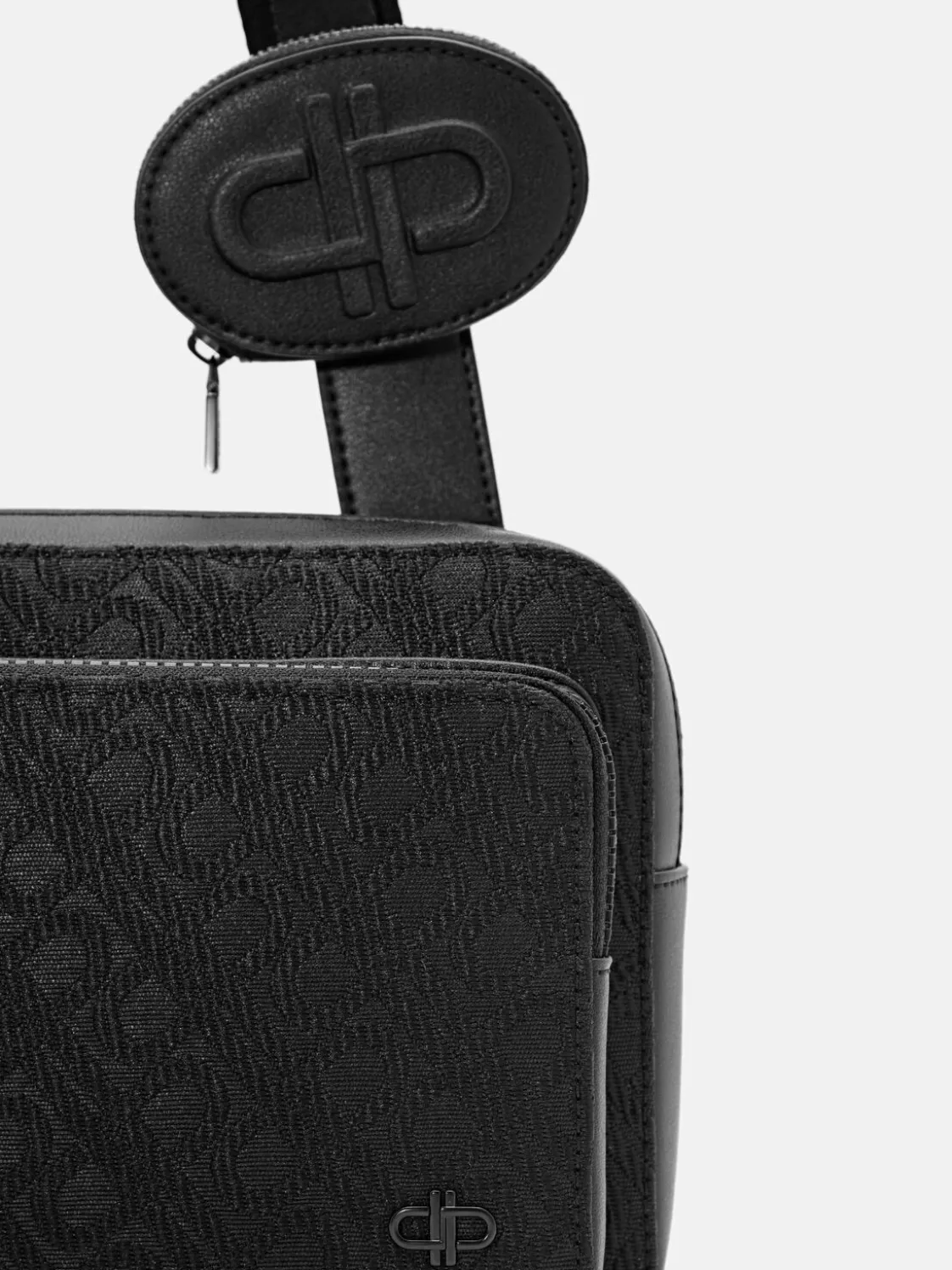Flynn Crossbody Bag - Black2