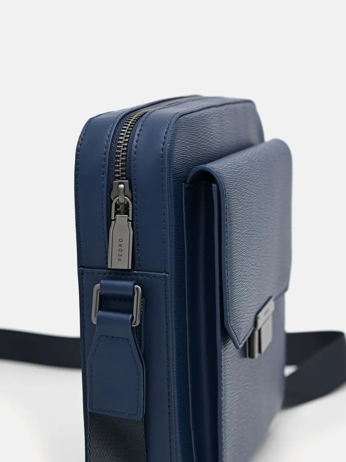 Henry Leather Sling Bag - Navy