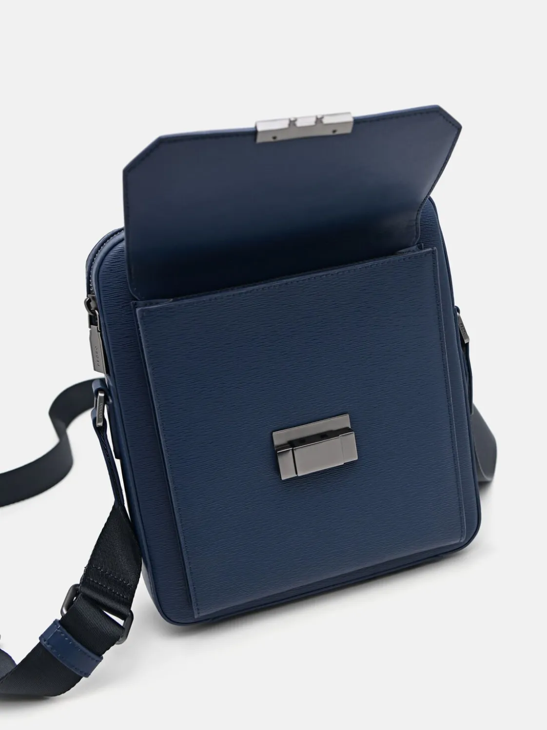 Henry Leather Sling Bag - Navy