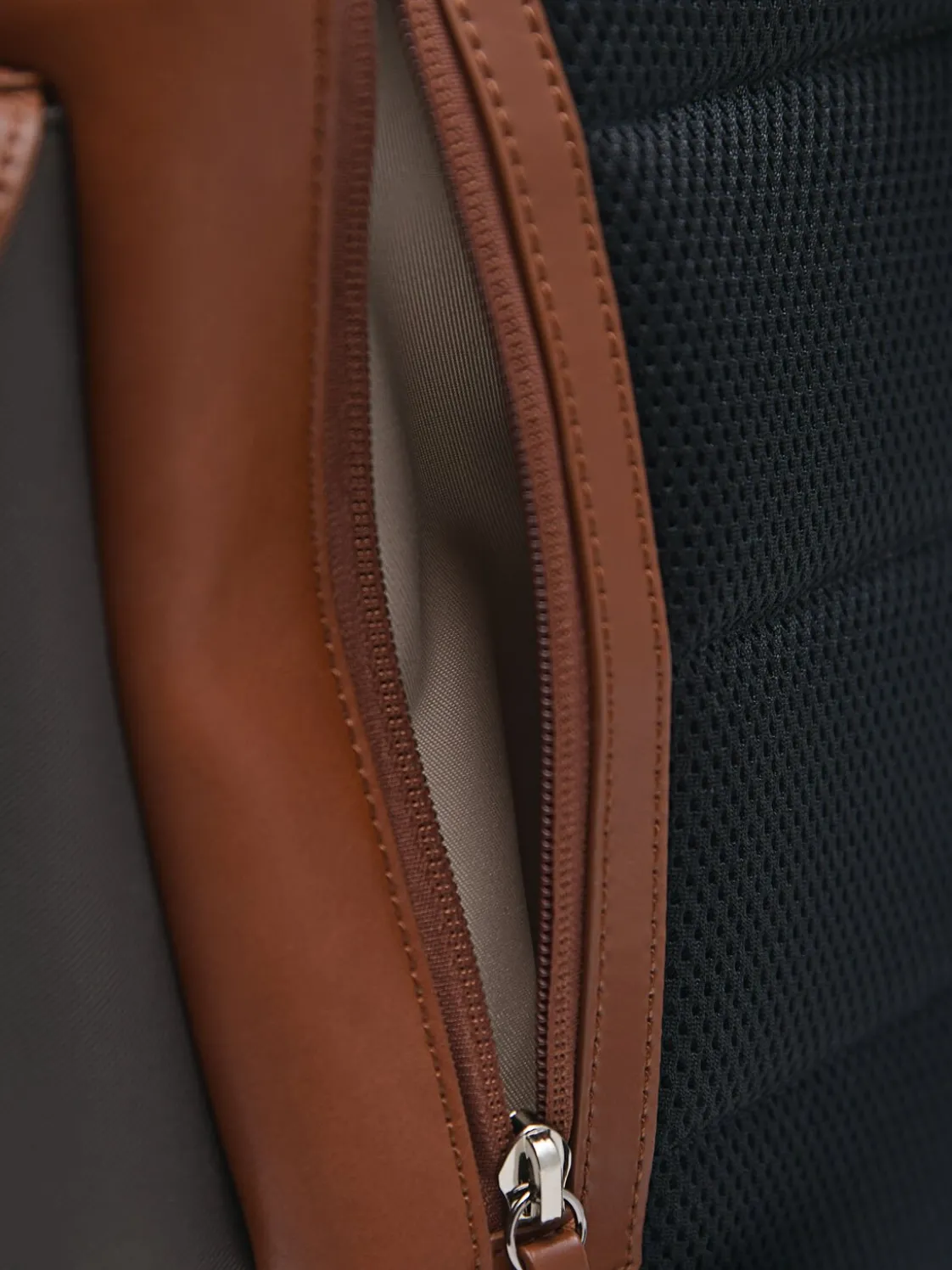 Jones Backpack - Cognac