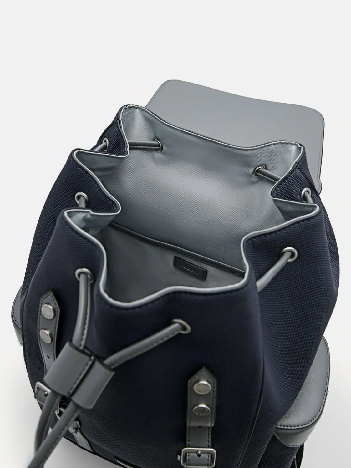 Jones Backpack - Navy