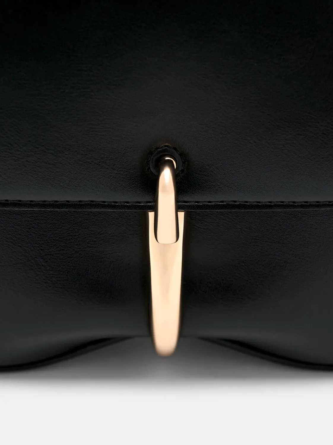 Mount Shoulder Bag - Black