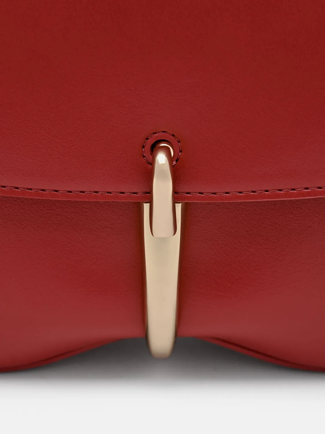 Mount Shoulder Bag - Red