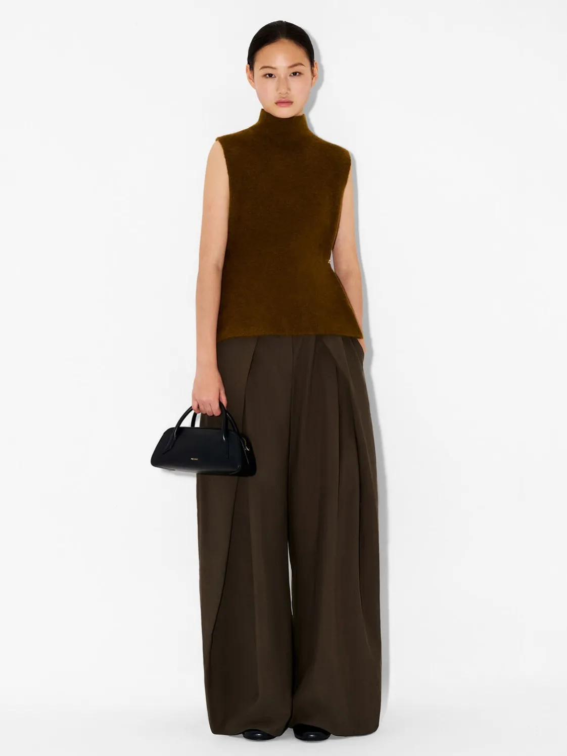 Serif Handbag - Black